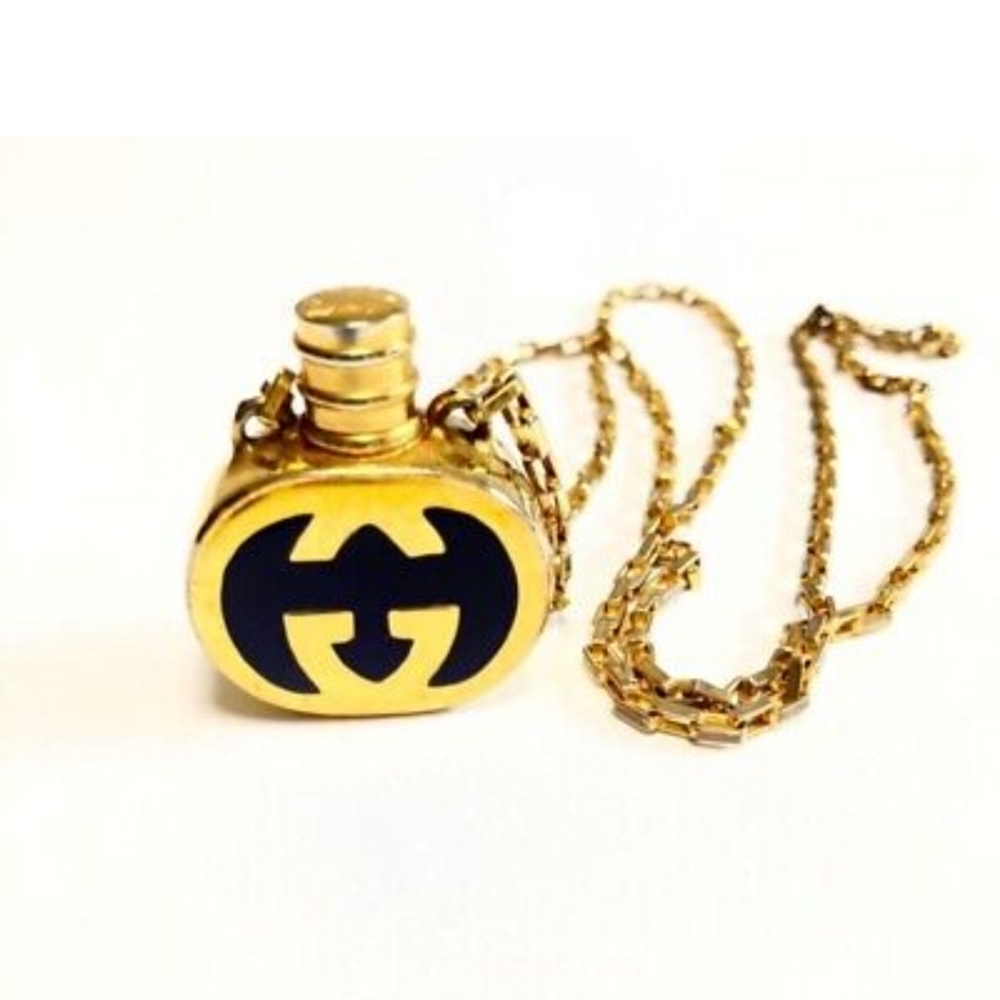 Gucci Purfume Bottle LID OPENS!!